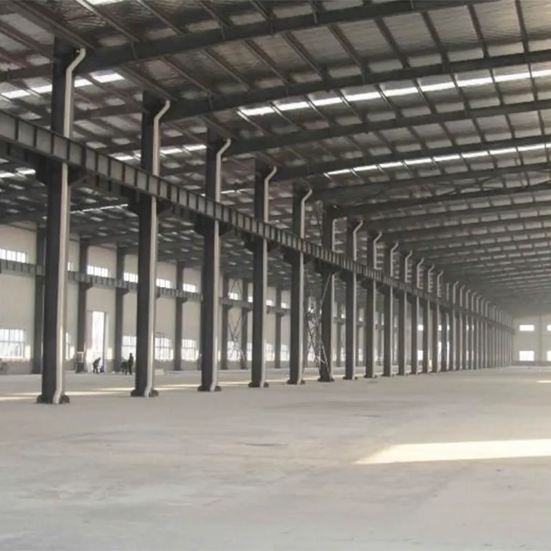 Industriegebäude aus Verbundstahl und Beton